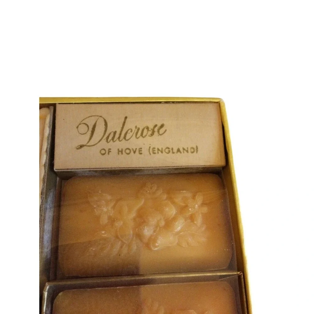Dalcrose Of Hove Primrose Gift Set Finger-Tip Towel & Floral Soap Bars England
